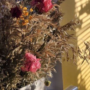 Golden hour dried flower centrepiece